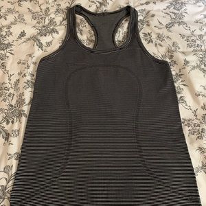 Lulu size 8 Swiftly Tech Tank